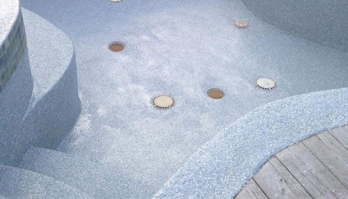 Revêtement haut de gamme pour contours de piscine